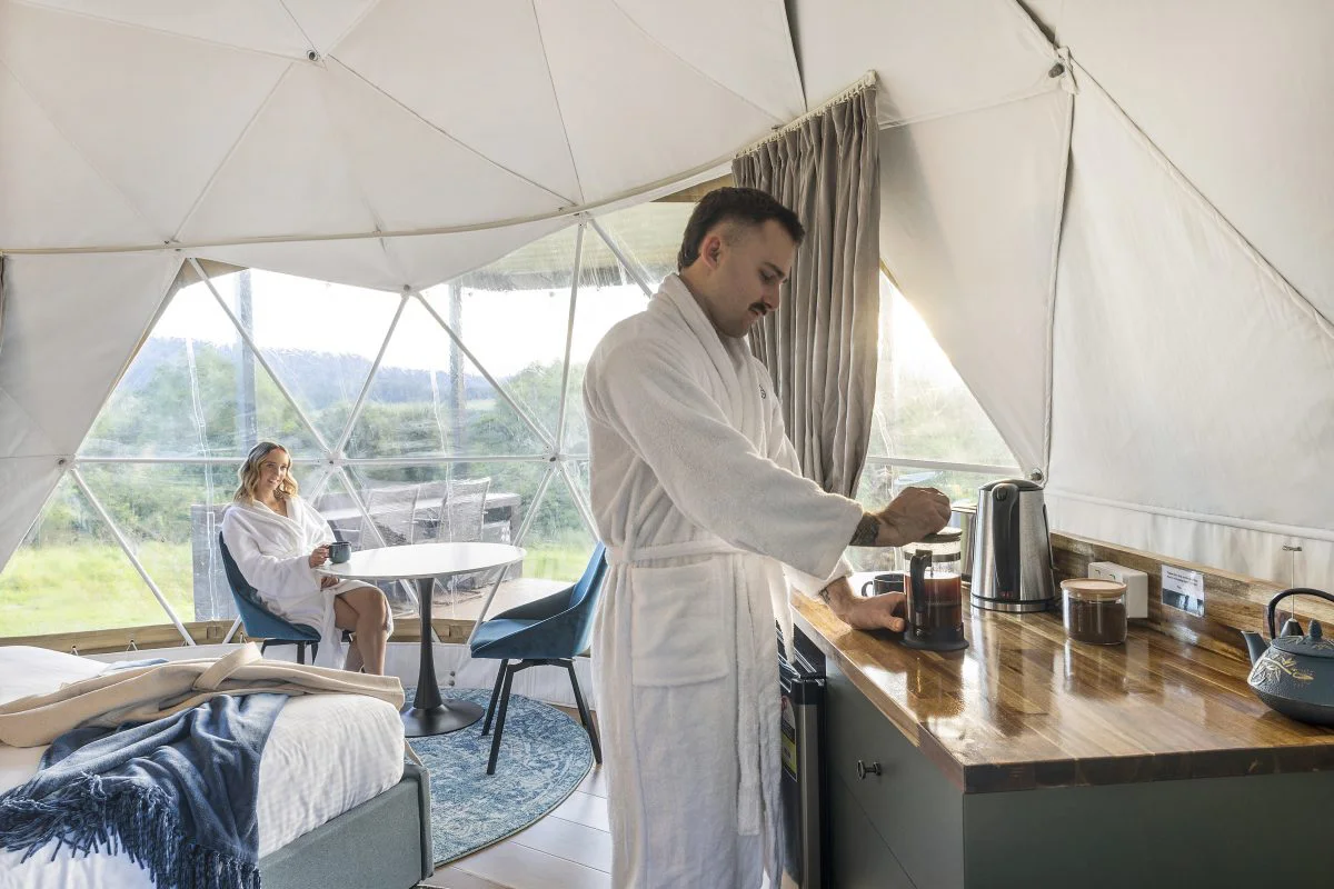 silver knight talent interior dining2